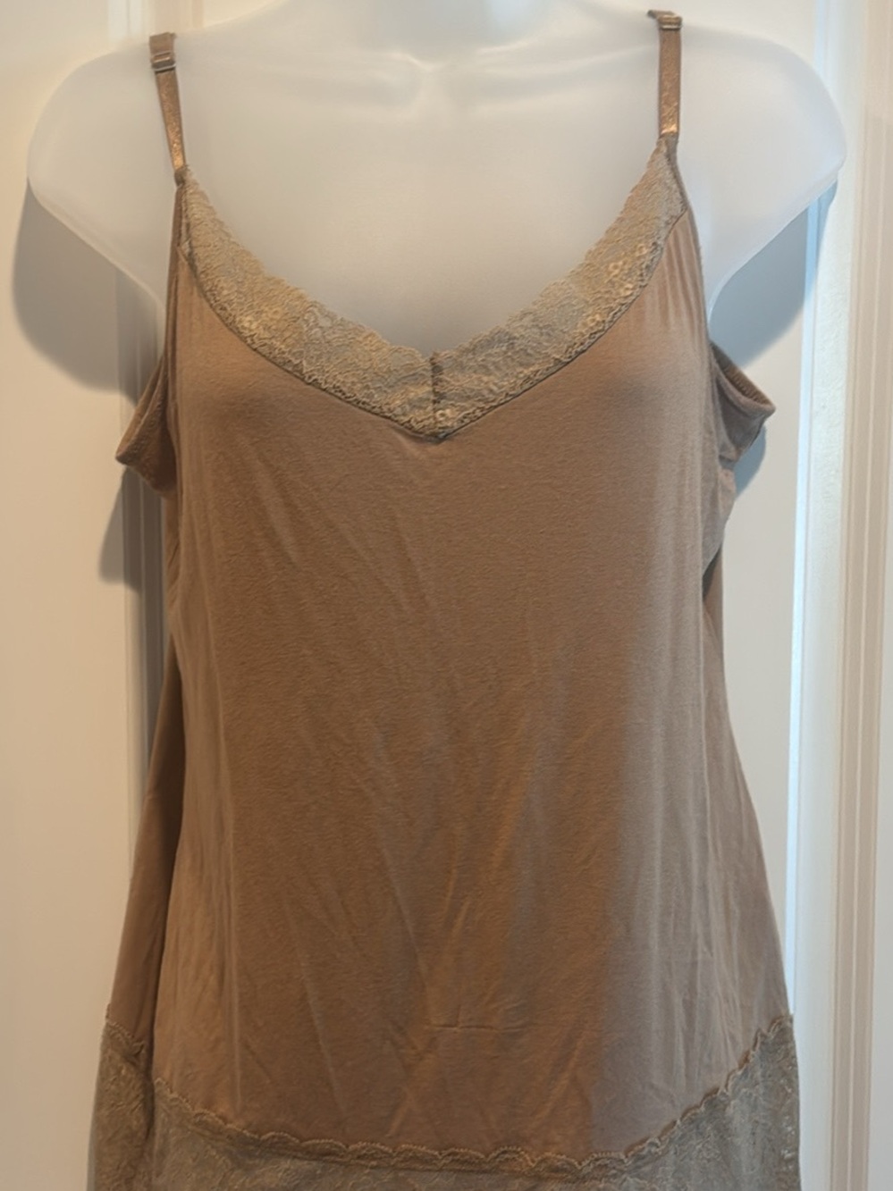Women's Lace-Trim Cami Tank Top - Taupe Large